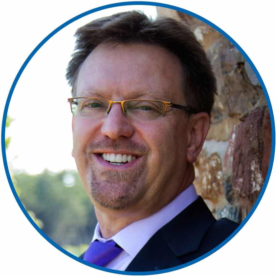 Simon-Headshot-Round-2016-900x900 Simon Turner CEO