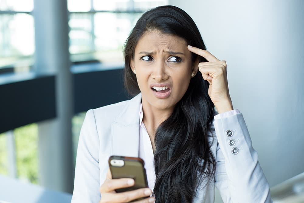 o5_blog_website_freelance_vs_agency_1000x667 confused client deciding between freelancer and agency